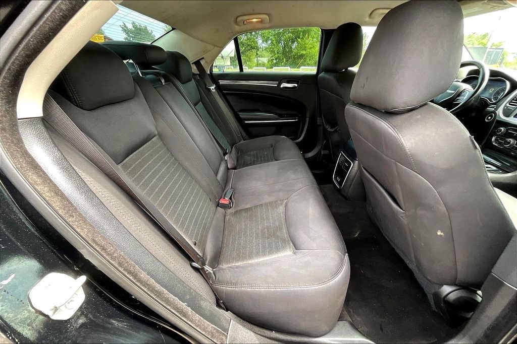 Used 2022 Chrysler 300 Touring w/ Sport Appearance Package RWD image 23