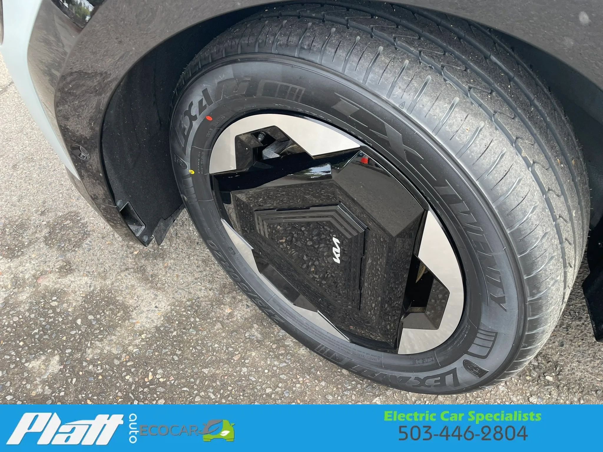 Used 2024 Kia EV9 Land image 18