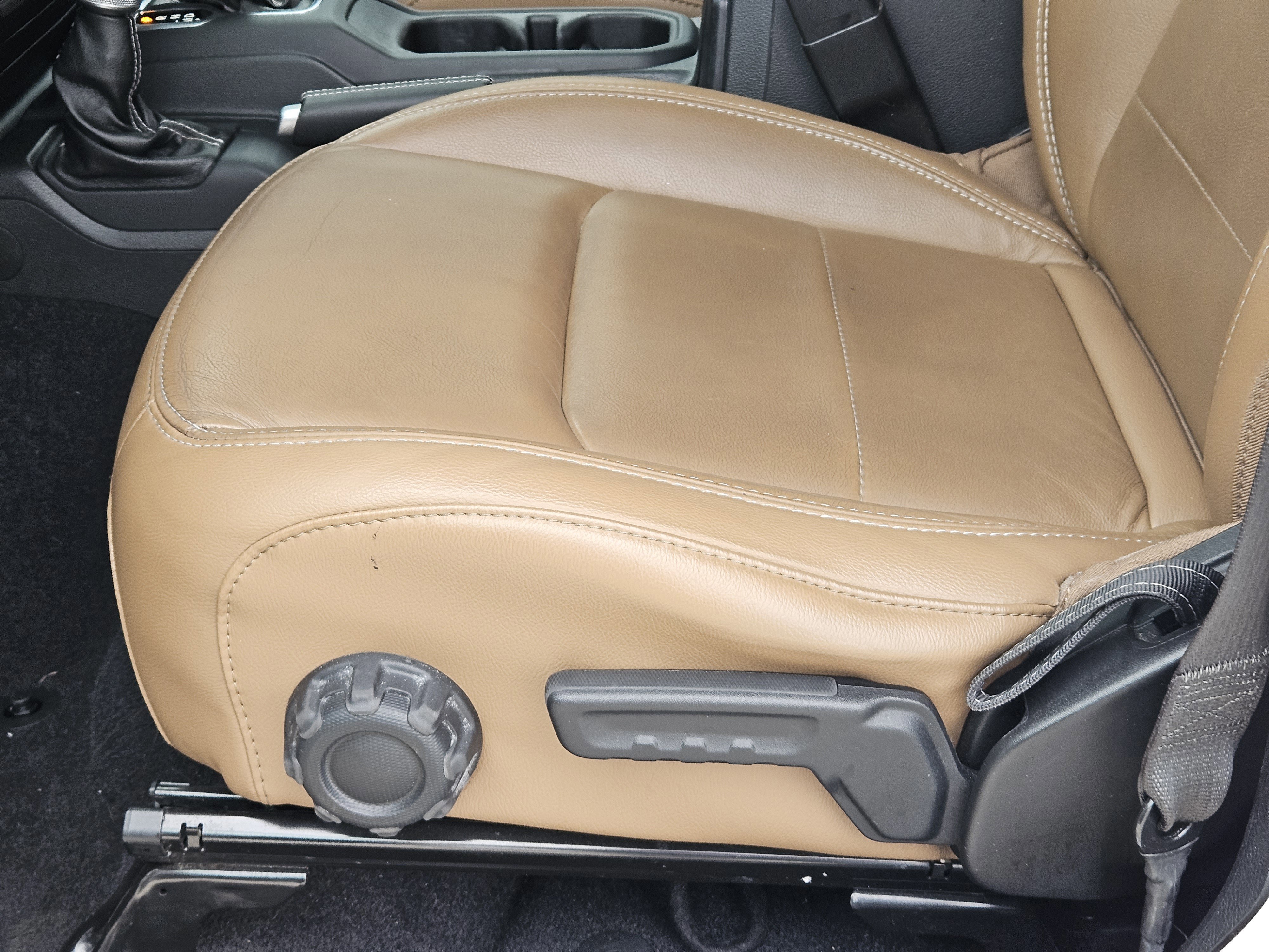 Used 2021 Jeep Wrangler Unlimited Sahara w/ LED Lighting Group image 27