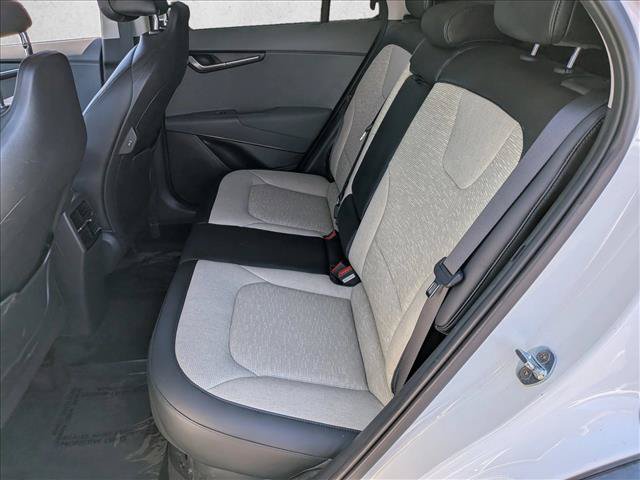 Used 2023 Kia Niro SX Touring FWD image 27