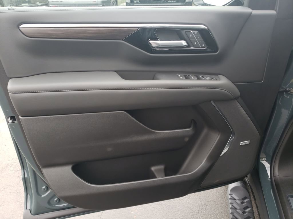 New 2026 Chevrolet Suburban Z71 w/ Comfort Package image 10