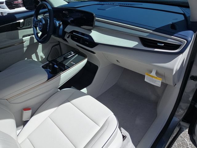 New 2026 Buick Enclave Avenir w/ Super Cruise Package FWD image 17