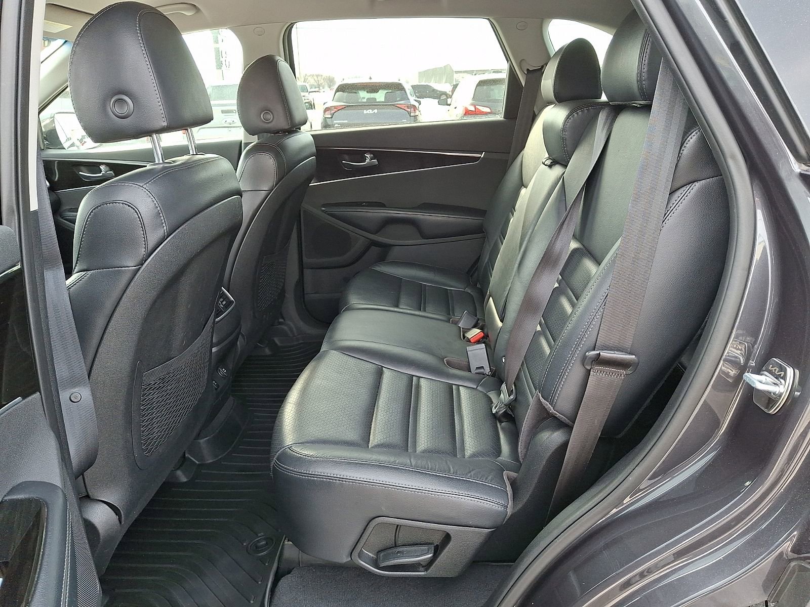 Used 2019 Kia Sorento EX image 11