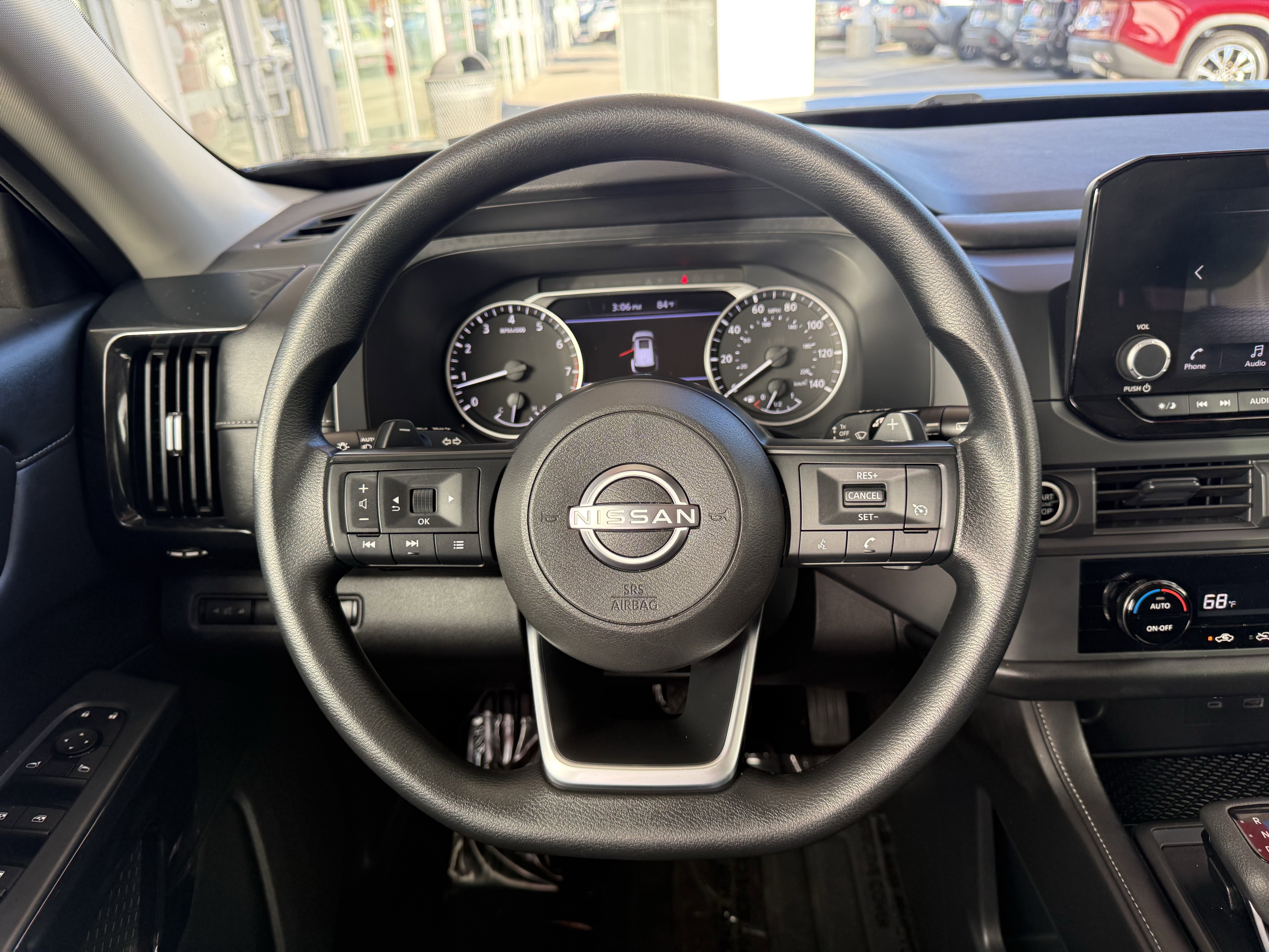 Used 2024 Nissan Pathfinder S image 7