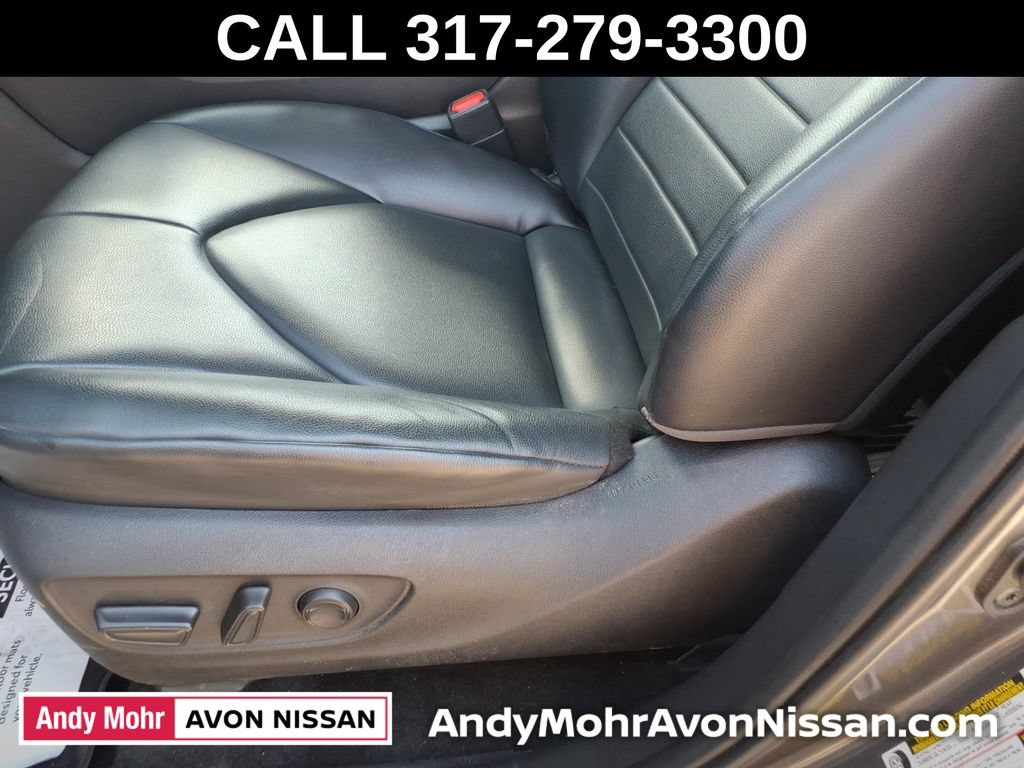 Used 2024 Toyota Highlander XLE AWD/4WD image 19