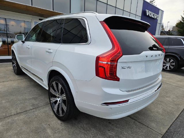 Used 2024 Volvo XC90 T8 Plus w/ Protection Package Premier AWD/4WD image 7