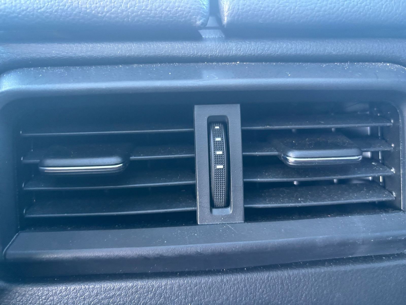 Used 2025 MAZDA CX-50 AWD 2.5 S w/ Premium Package image 24