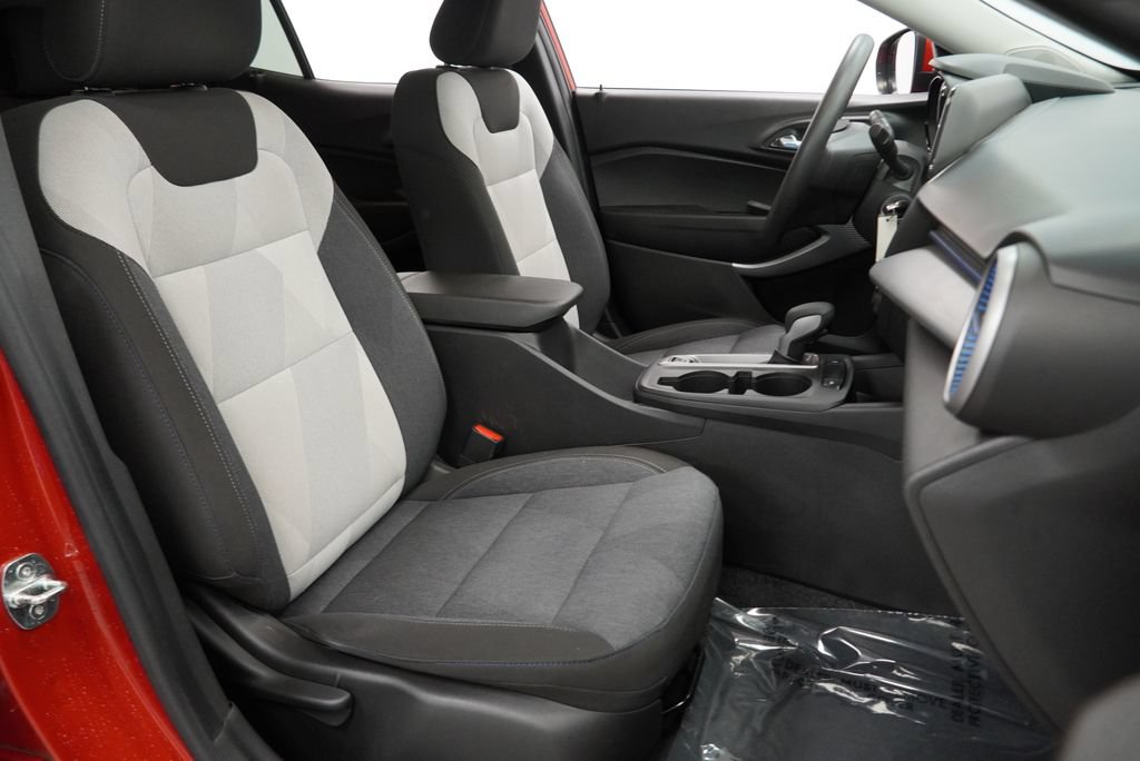 Certified 2024 Chevrolet Trax LS w/ LS Convenience Package FWD image 30