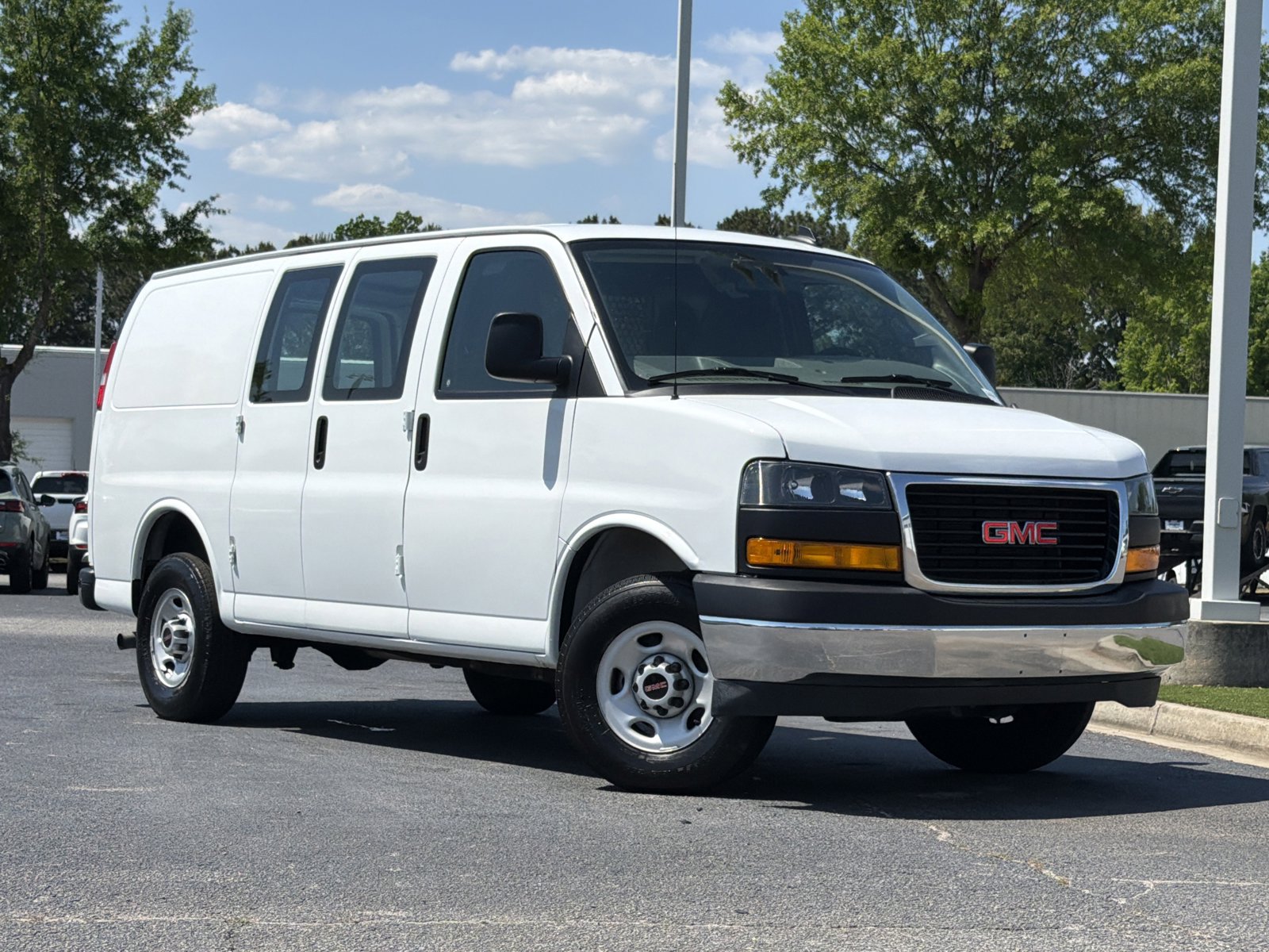 Used 2024 GMC Savana 2500 w/ Driver Convenience Package RWD image 17