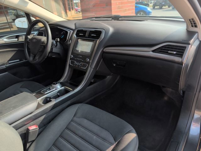 Used 2019 Ford Fusion SE image 28