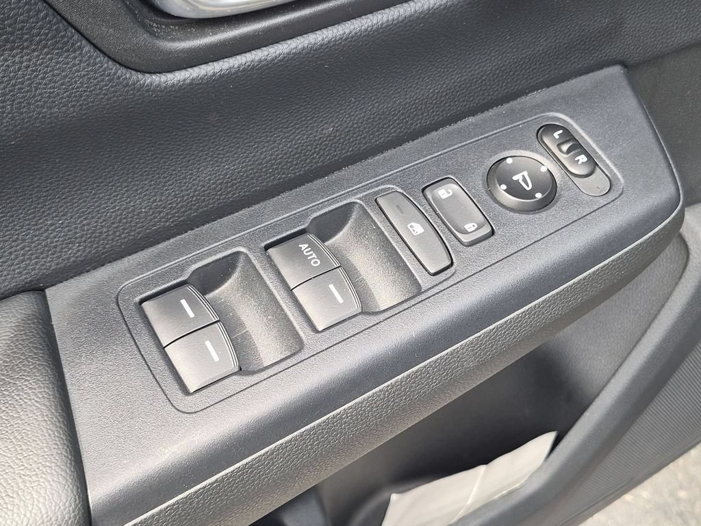 Used 2025 Honda CR-V LX image 13