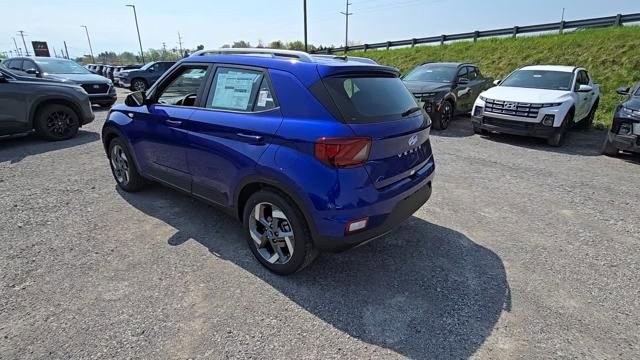 Used 2025 Hyundai Venue Limited FWD image 4