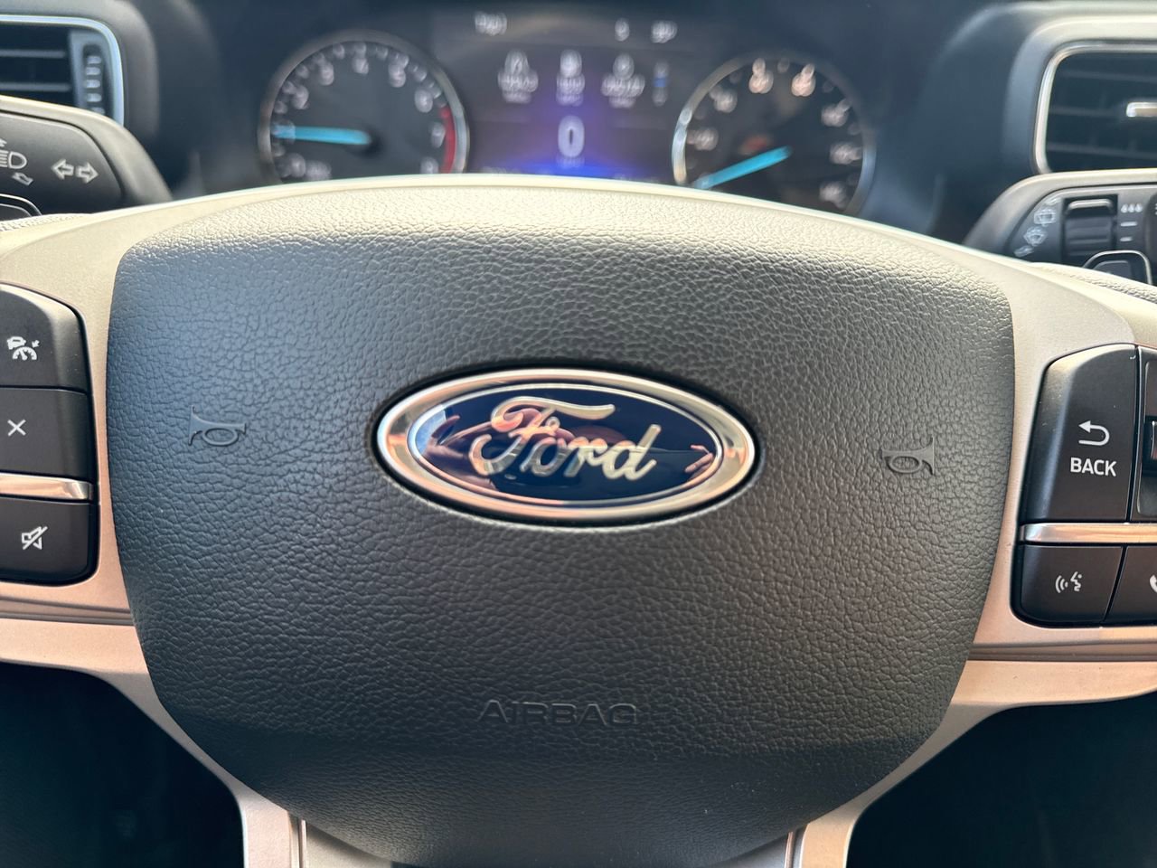 Used 2020 Ford Explorer XLT w/ Equipment Group 202A image 26