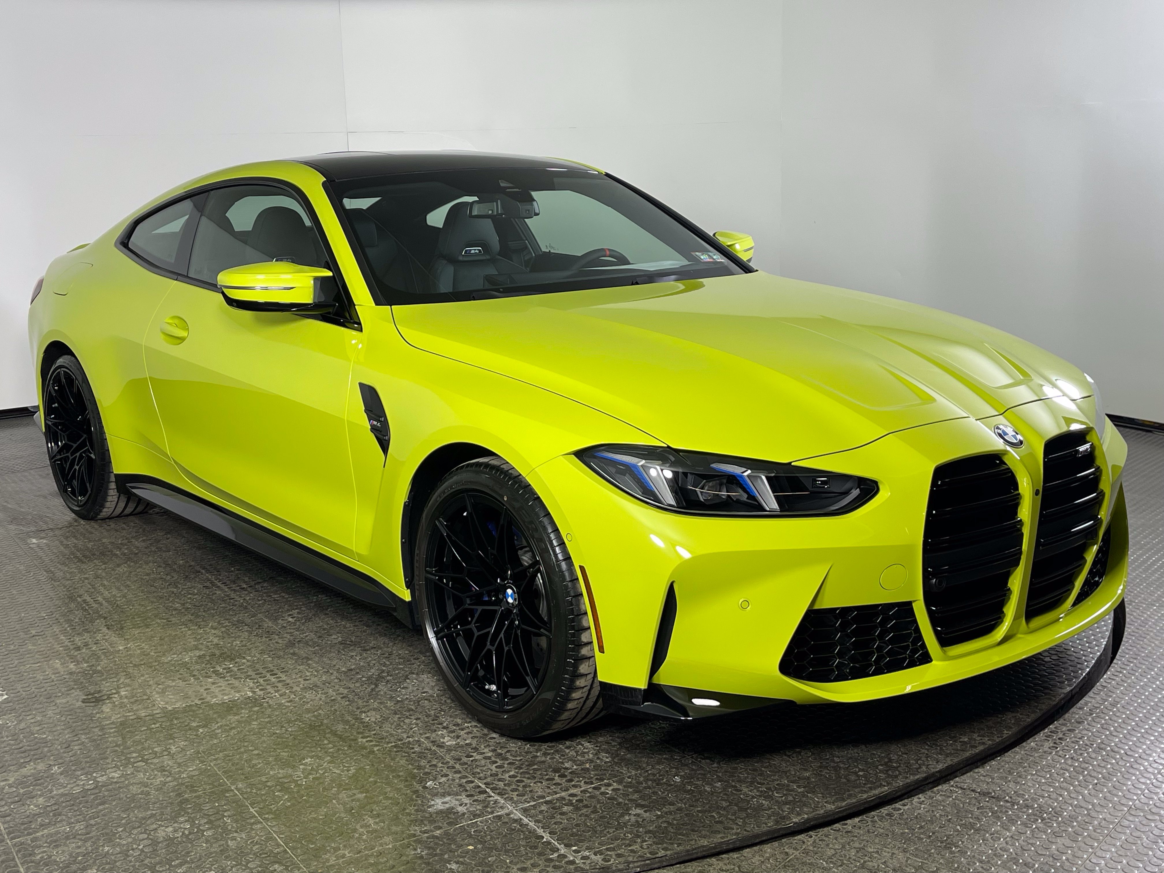 Used 2026 BMW M4 Coupe w/ Executive Package RWD image 3