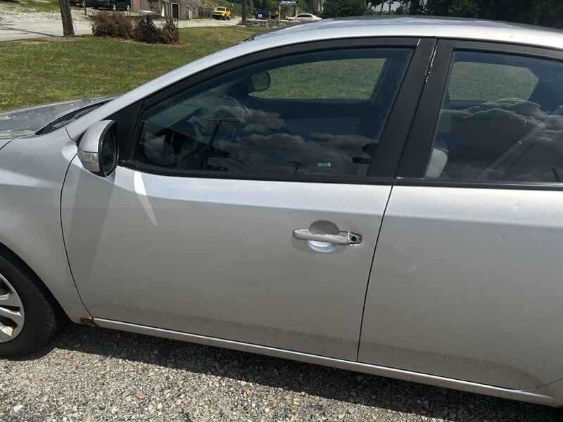 Used 2010 Kia Forte EX FWD image 27