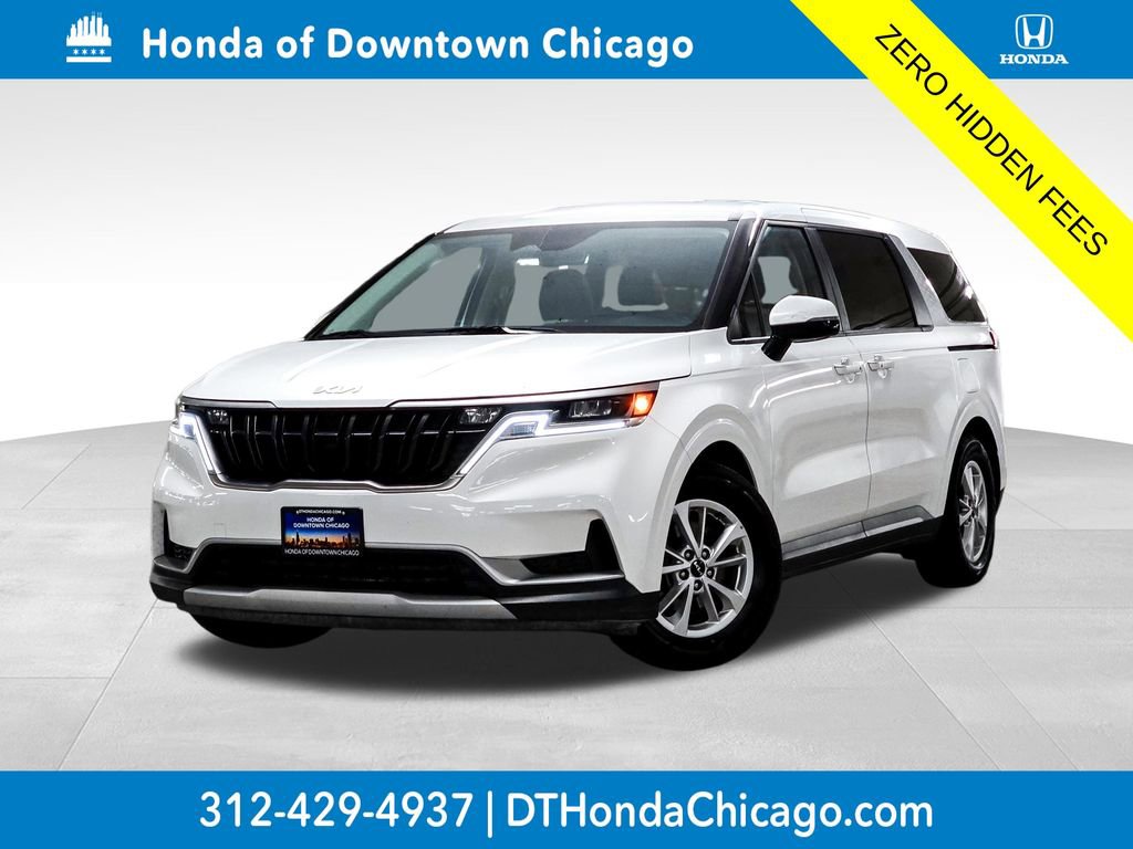 Used 2024 Kia Carnival LX image 1