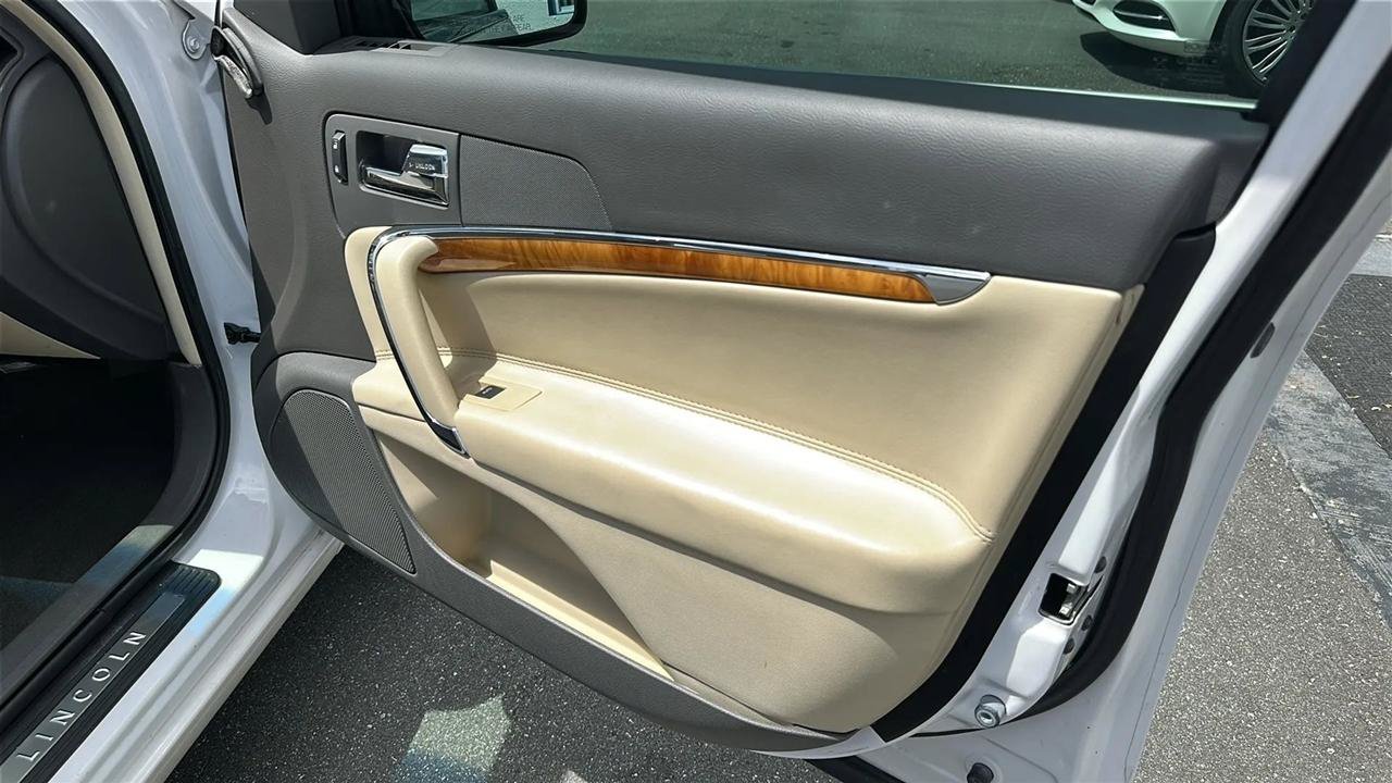 Used 2012 Lincoln MKZ Hybrid FWD image 33