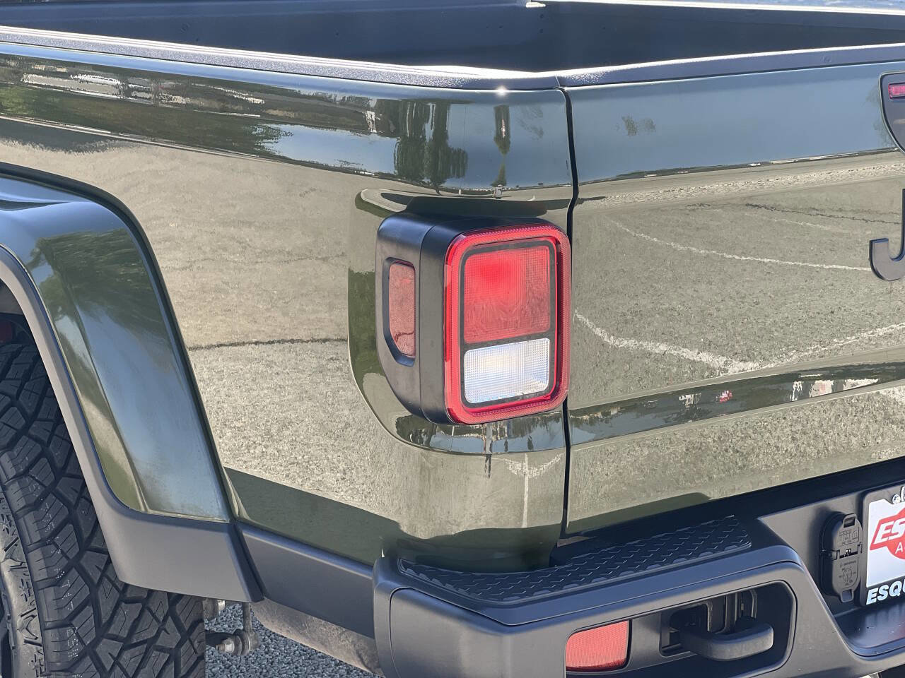 Used 2021 Jeep Gladiator Sport image 13