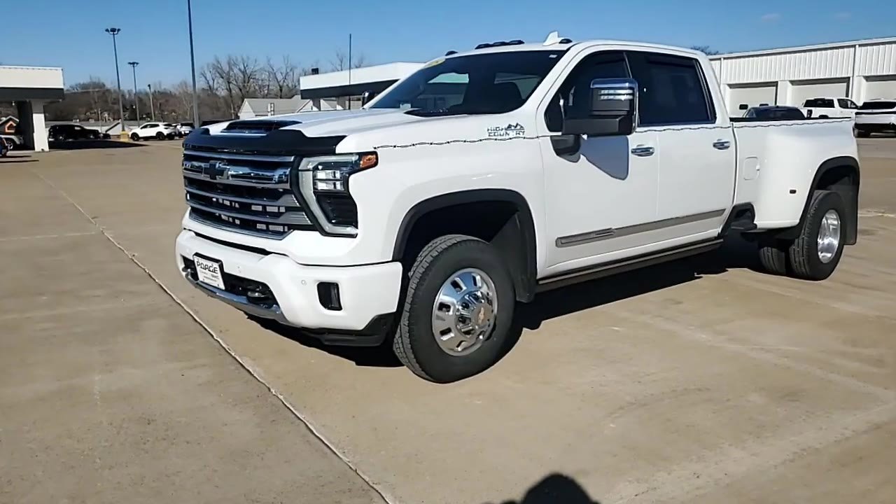 Used 2025 Chevrolet Silverado 3500 High Country w/ High Country Premium Package image 4