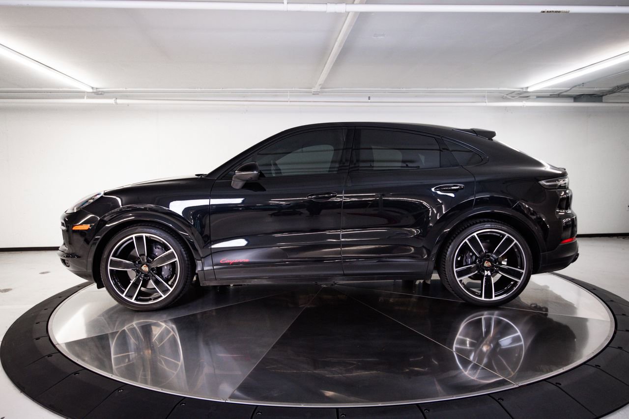 Used 2022 Porsche Cayenne Platinum Edition AWD/4WD image 2