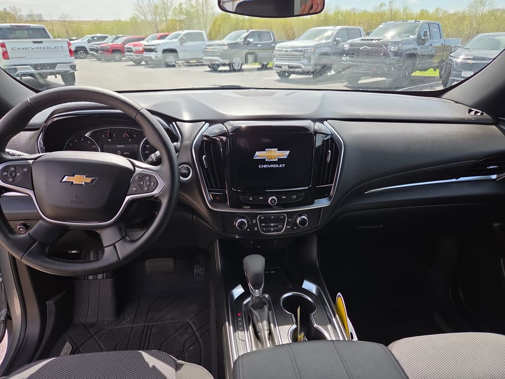 Certified 2023 Chevrolet Traverse LT FWD image 11