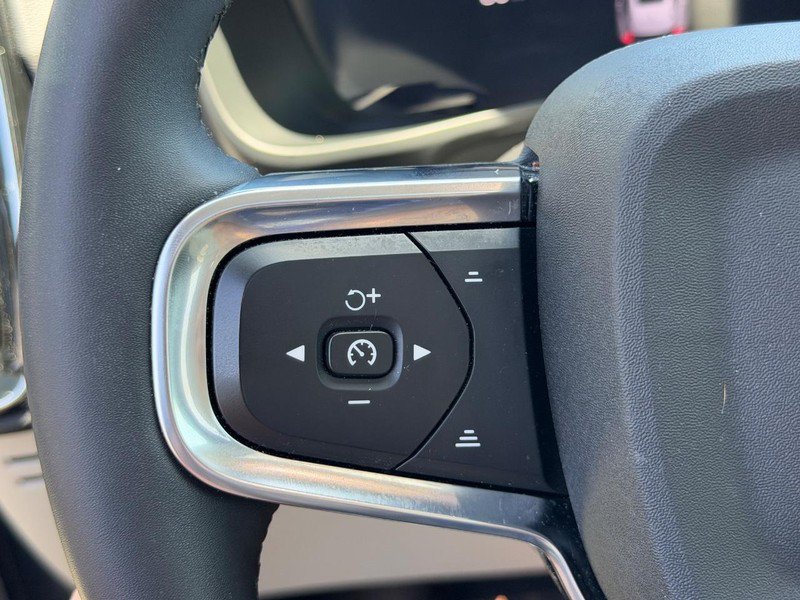 Certified 2024 Volvo XC40 B5 Plus w/ Climate Package AWD/4WD image 11