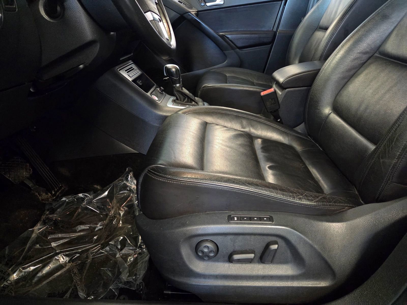 Used 2016 Volkswagen Tiguan SEL image 19