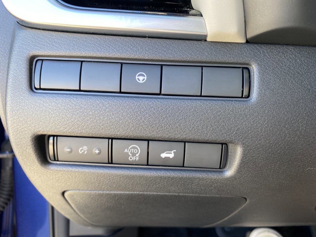 Used 2023 Nissan Rogue SL w/ SL Premium Package image 28