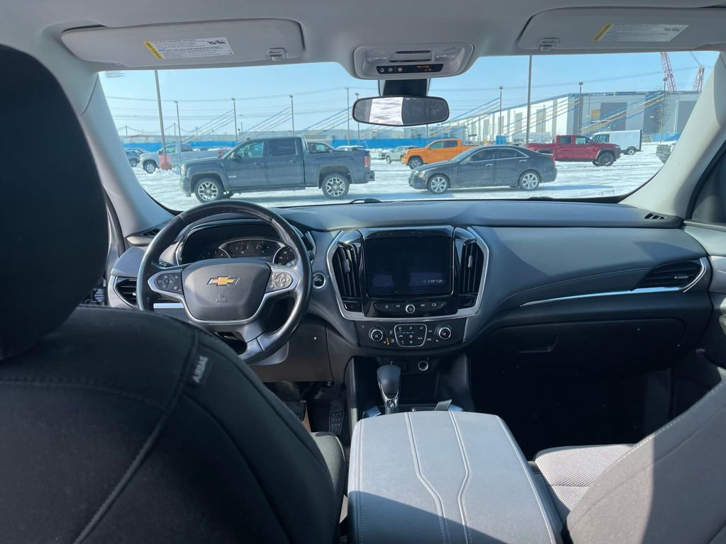 Used 2021 Chevrolet Traverse LT image 19