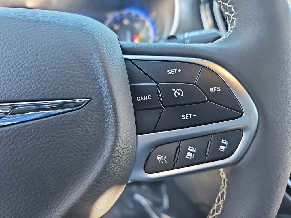 New 2026 Chrysler Pacifica Select image 19