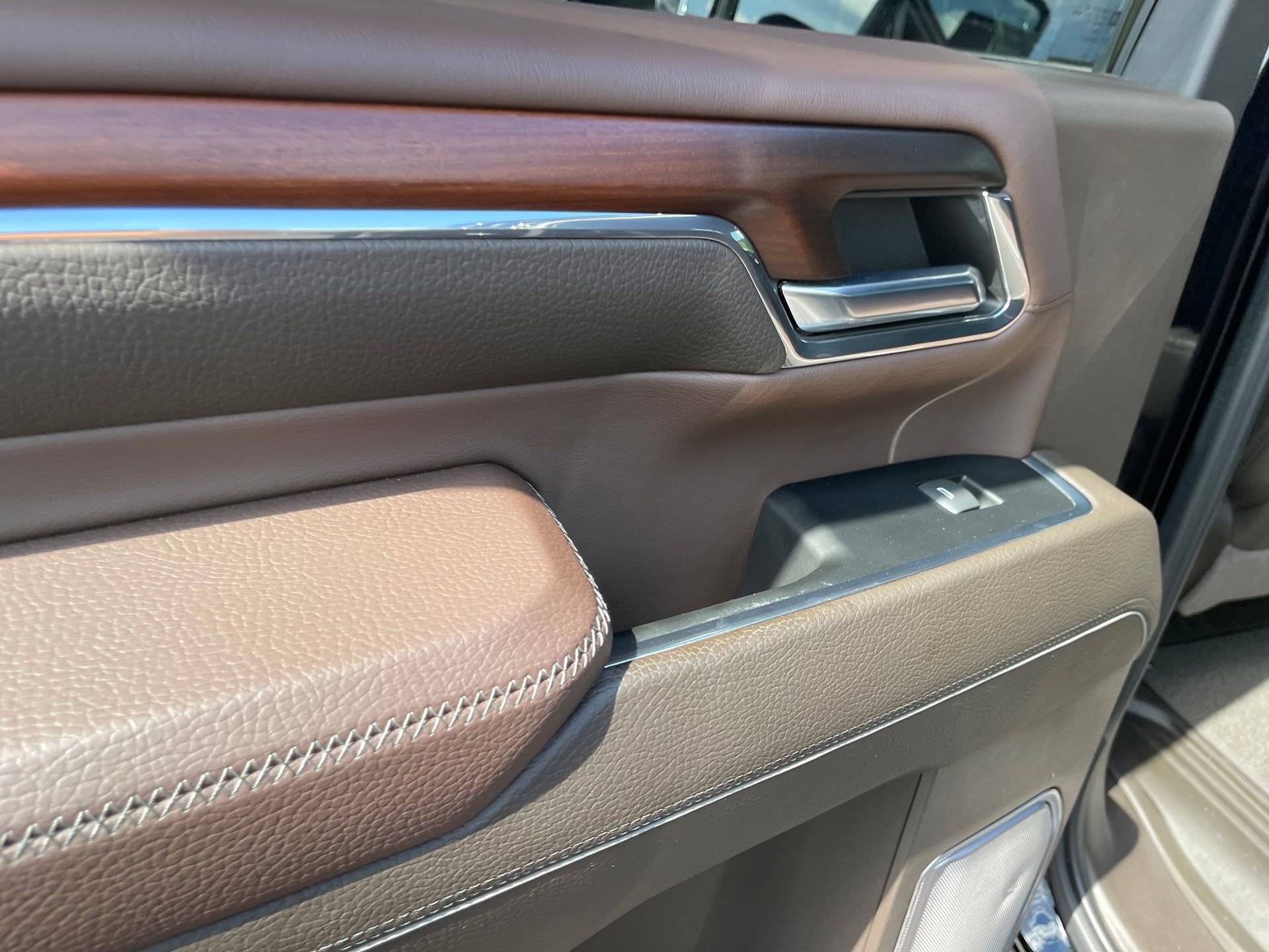 Used 2024 GMC Sierra 2500 Denali w/ Denali Reserve Package image 21