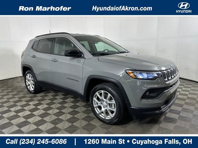 Used 2023 Jeep Compass Latitude AWD/4WD image 1