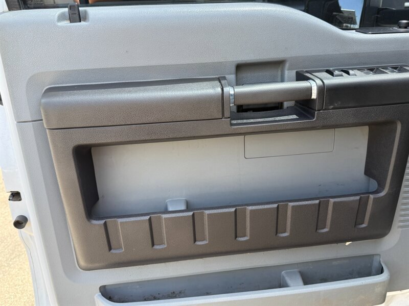 Used 2016 Ford F550 2WD Crew Cab Super Duty image 16