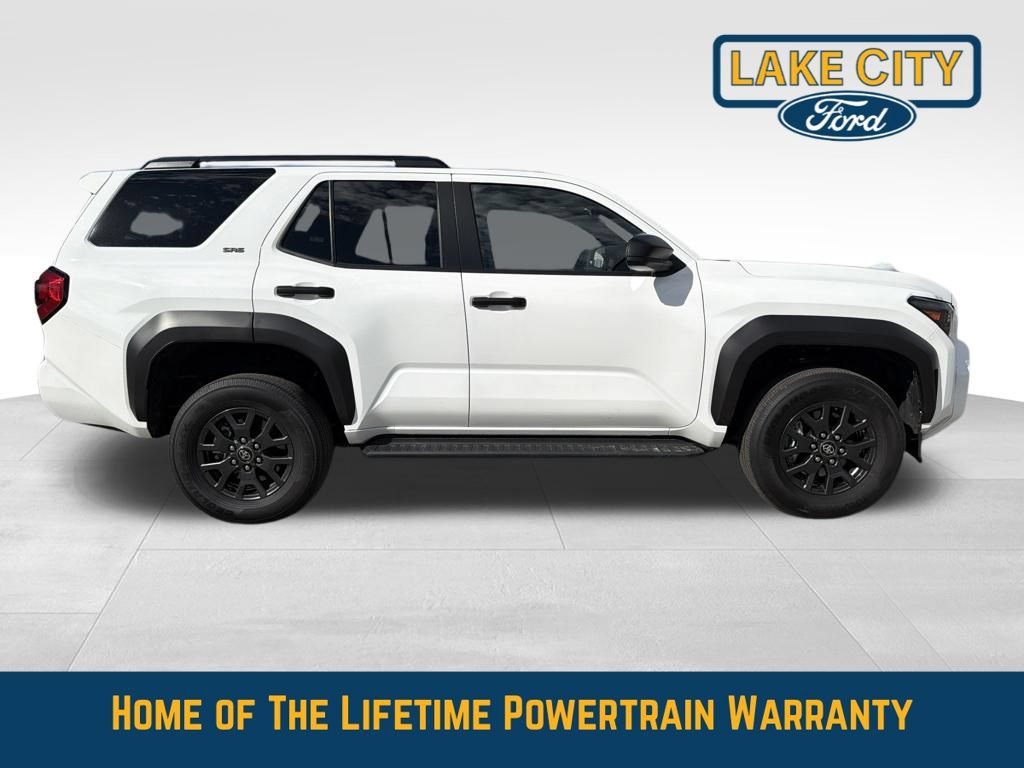 Used 2025 Toyota 4Runner SR5 AWD/4WD image 9