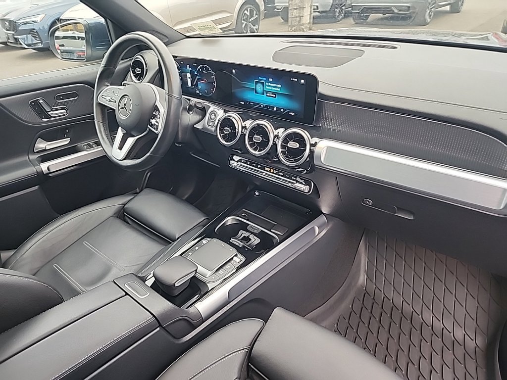 Used 2022 Mercedes-Benz GLB 250 4MATIC w/ Premium Package Lite image 21