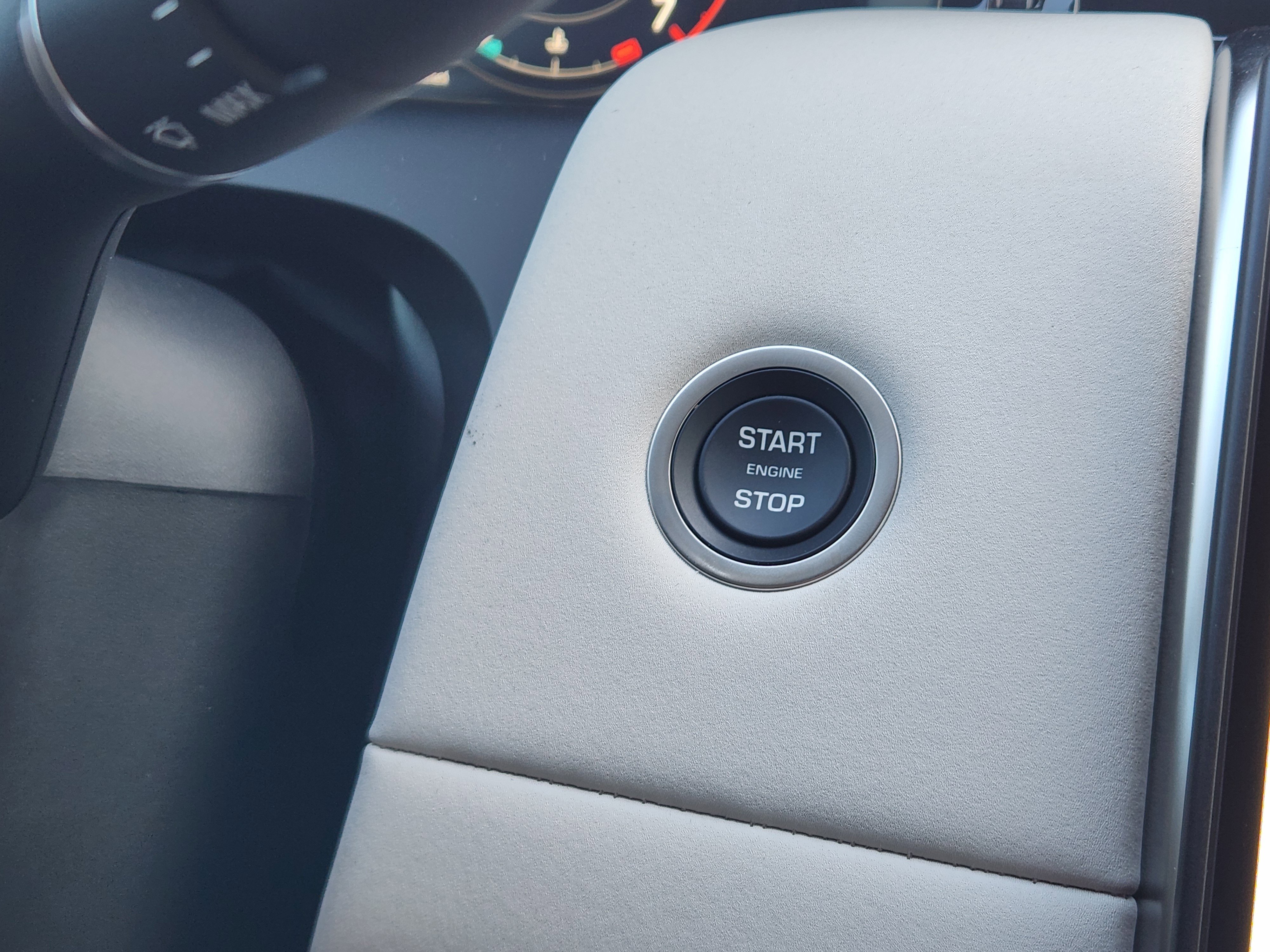 New 2025 Land Rover Discovery Sport S image 21