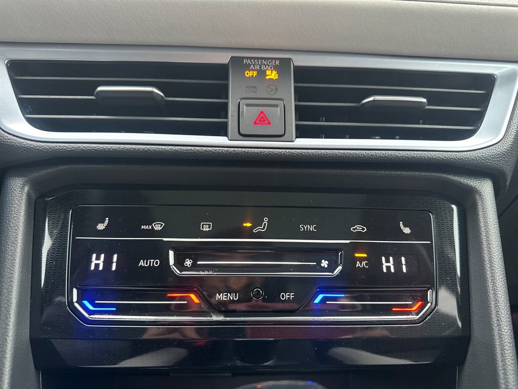 New 2026 Volkswagen Taos SE image 11