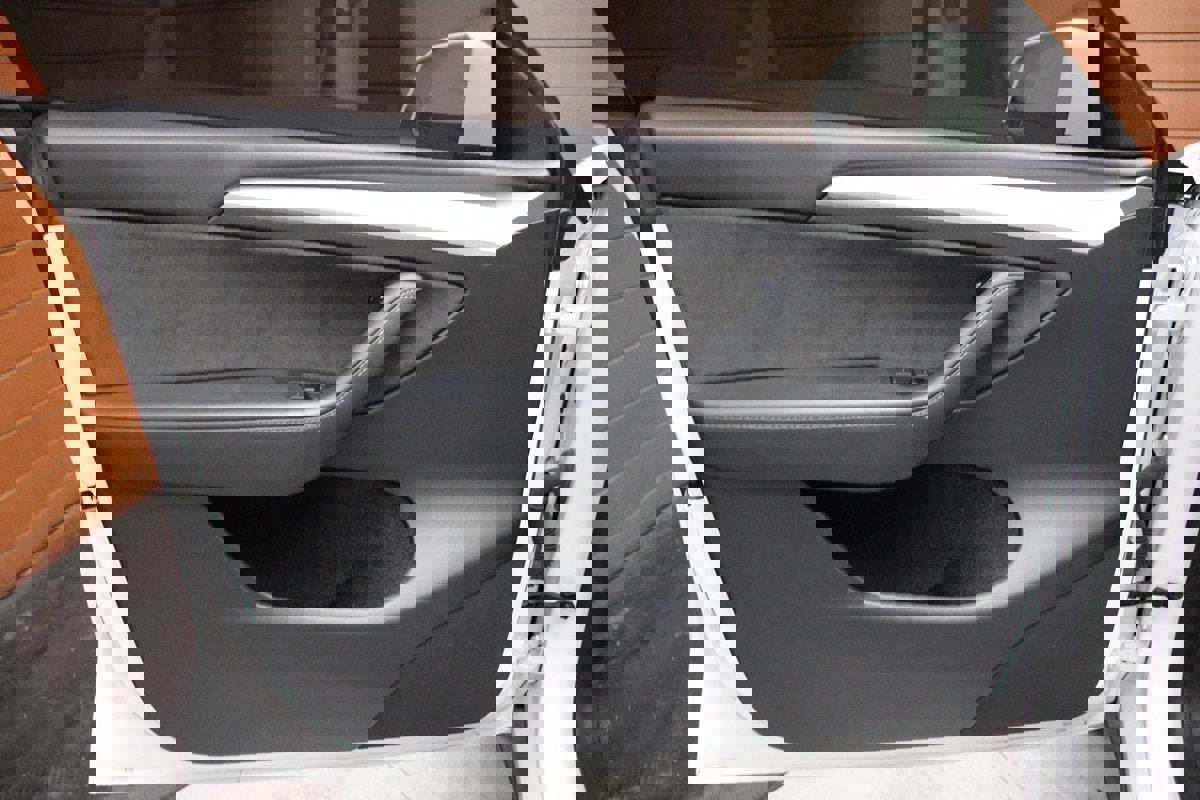 Used 2023 Tesla Model Y Long Range image 32