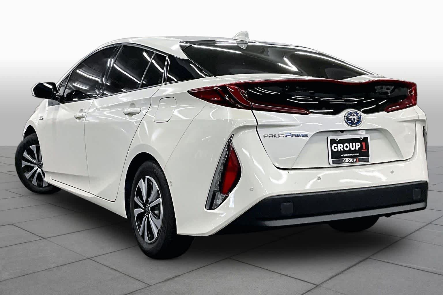 Used 2018 Toyota Prius Prime Advanced FWD image 11