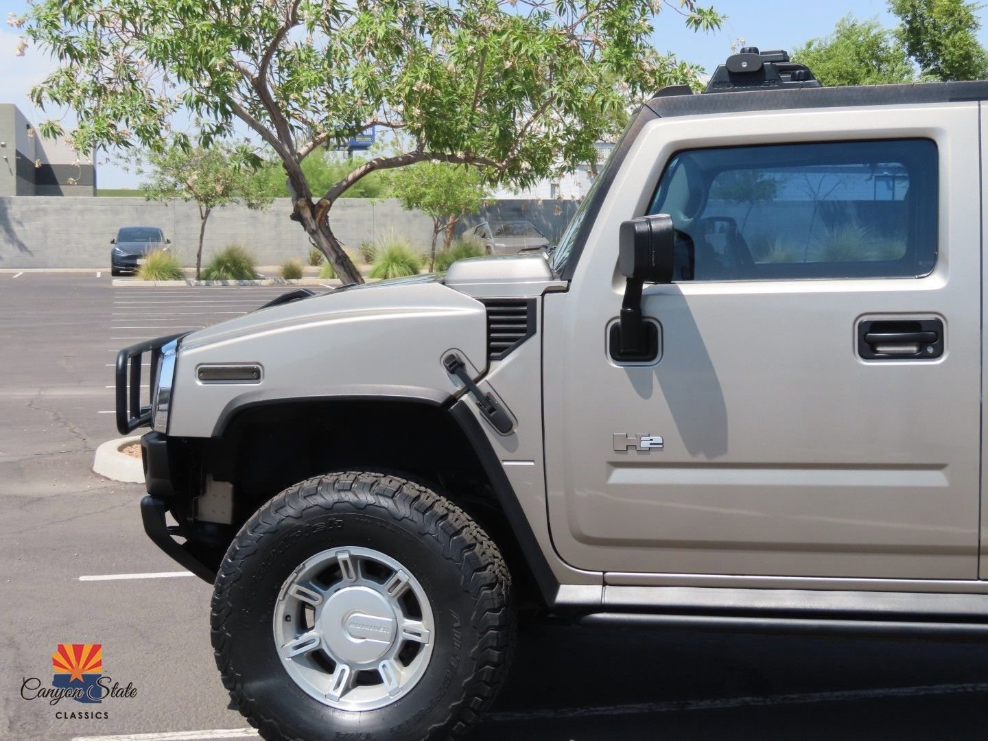 Used 2003 HUMMER H2 w/ Preferred Equipment Group image 16