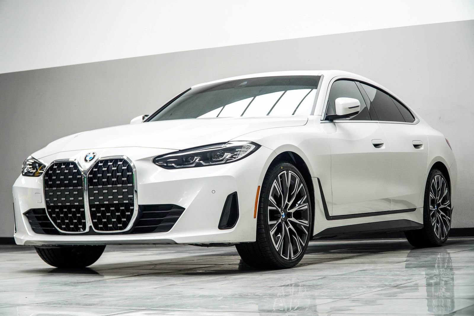 Used 2024 BMW 430i Gran Coupe w/ Premium Package RWD image 9