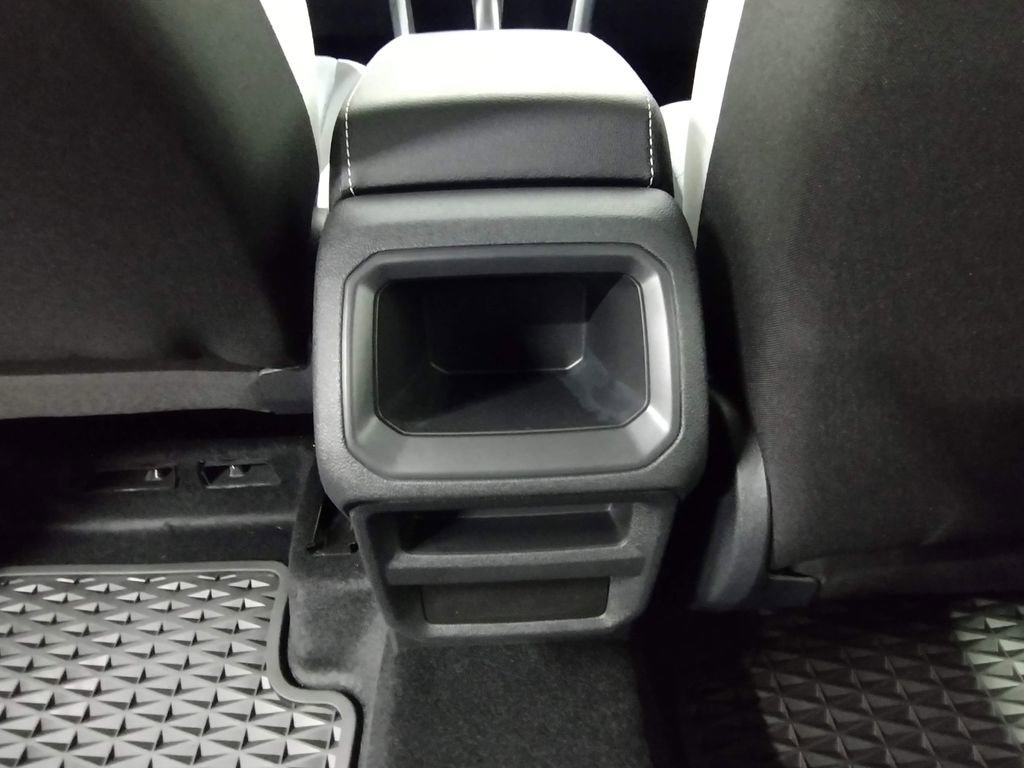 Certified 2025 Volkswagen Taos S image 31