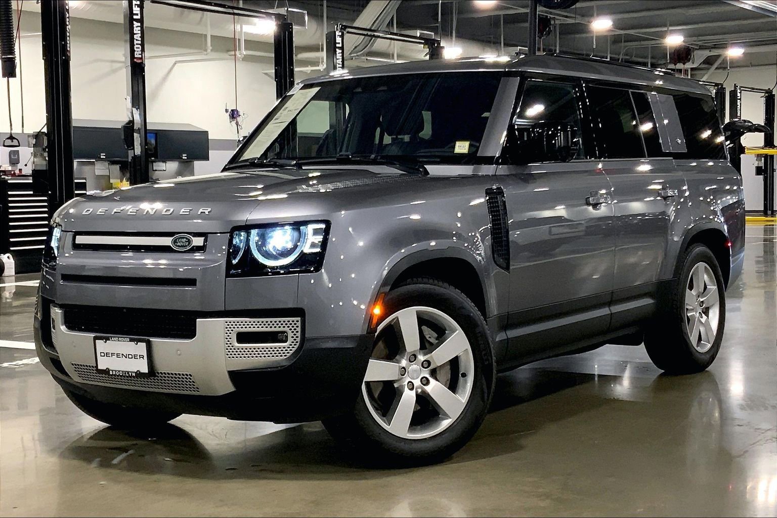 Used 2023 Land Rover Defender 130 SE AWD/4WD image 1