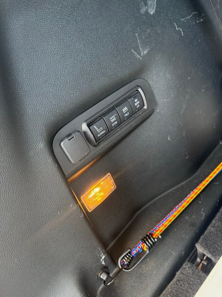 Used 2018 Ford Explorer Platinum AWD/4WD image 18