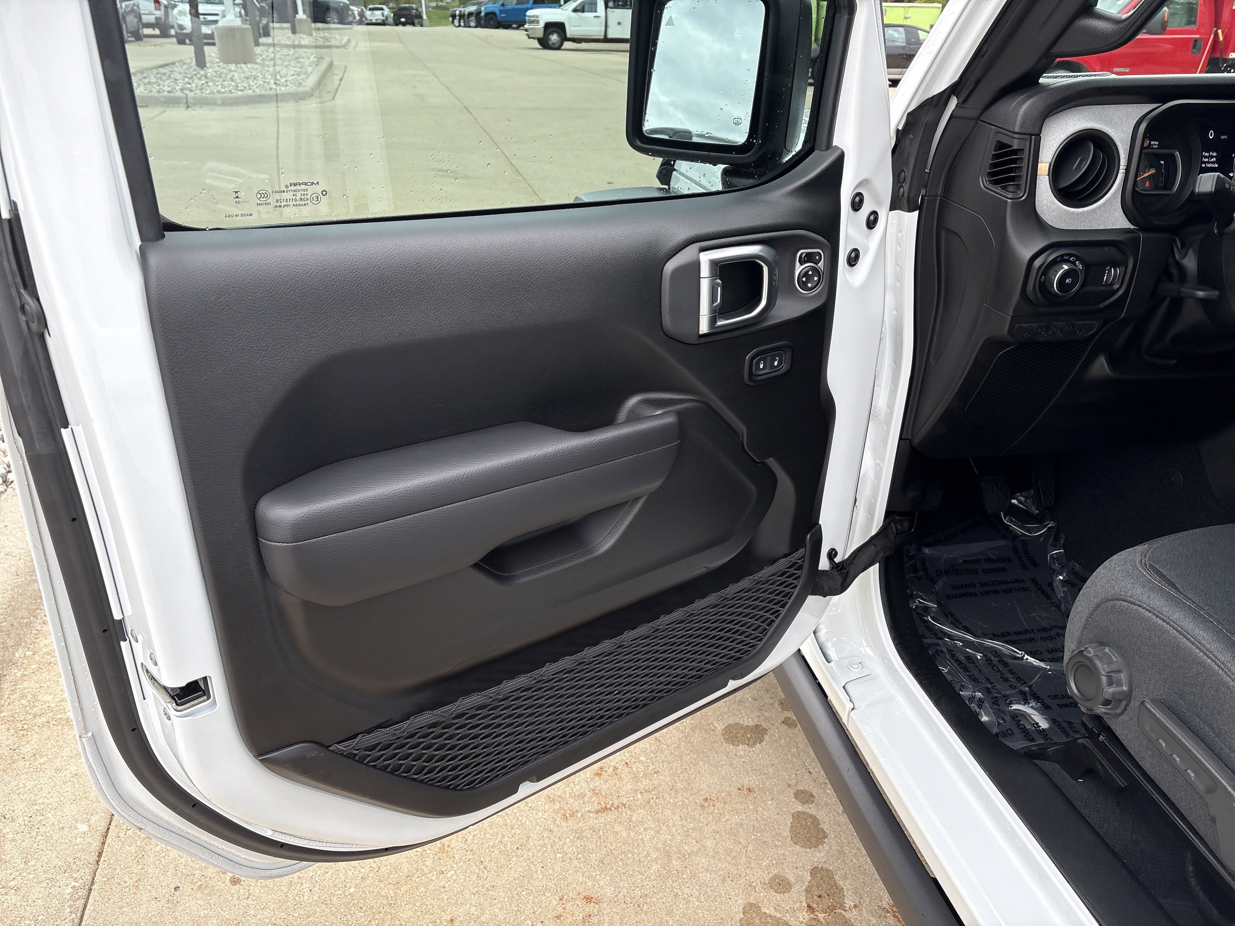 Used 2024 Jeep Wrangler Unlimited Sport AWD/4WD image 9
