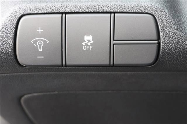 New 2025 Hyundai Elantra SEL image 13