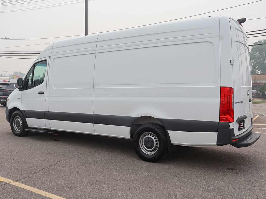 Used 2024 Mercedes-Benz eSprinter 170 Cargo image 10