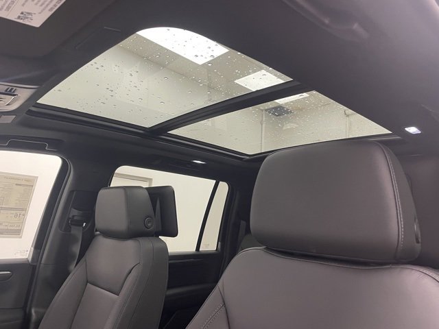 New 2026 Chevrolet Suburban Z71 w/ Z71 Off-Road Package image 7