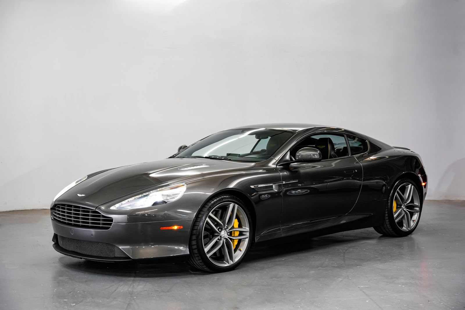 Used 2014 Aston Martin DB9 Coupe RWD image 6