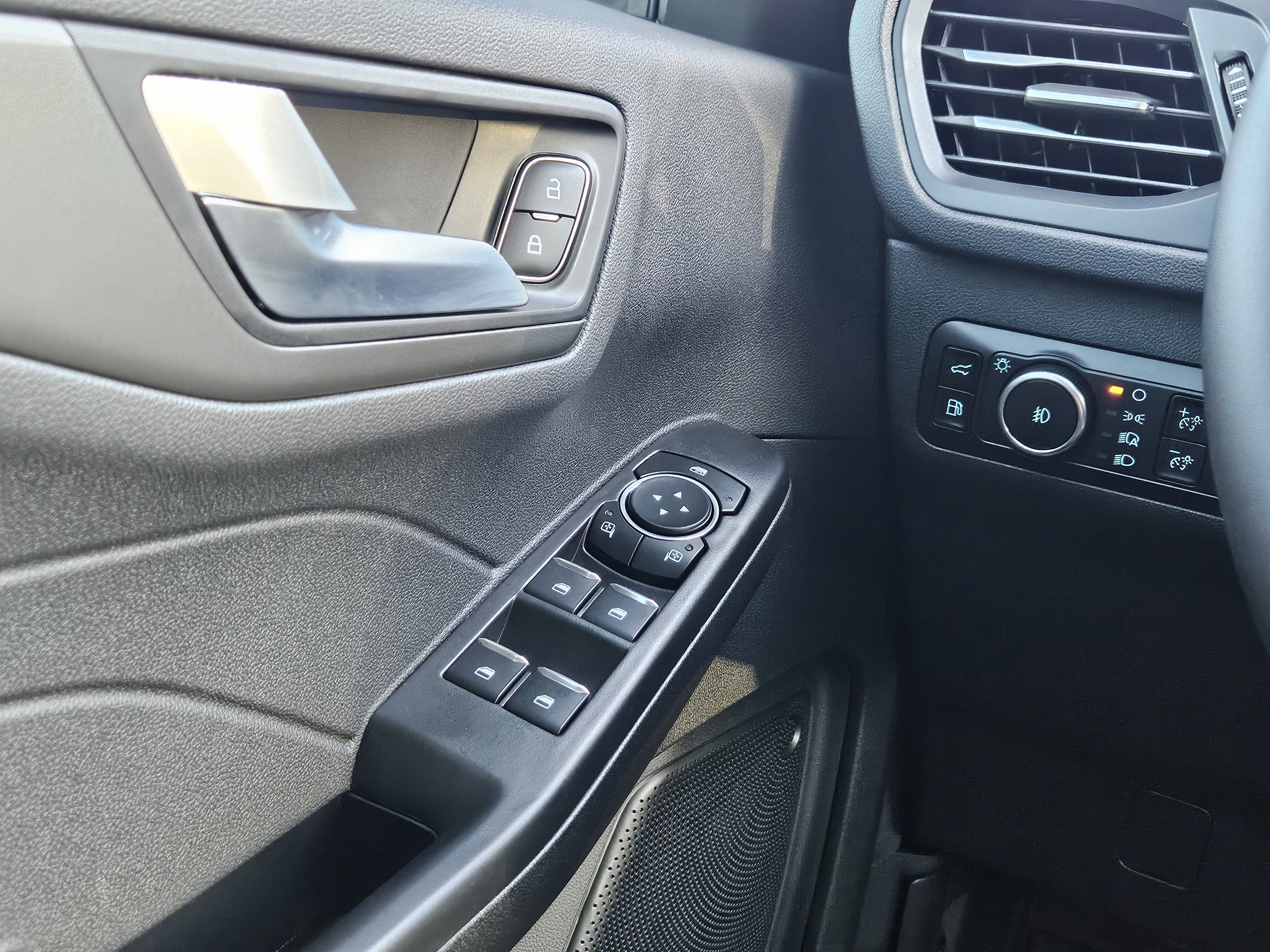 New 2026 Ford Escape SE image 22